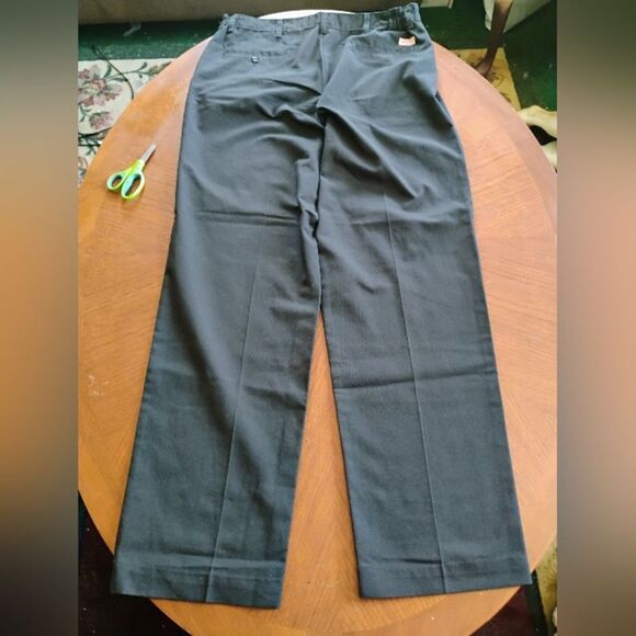 Red Kap brand Utility Pants - Size: 36 (1189) - Picture 4 of 5